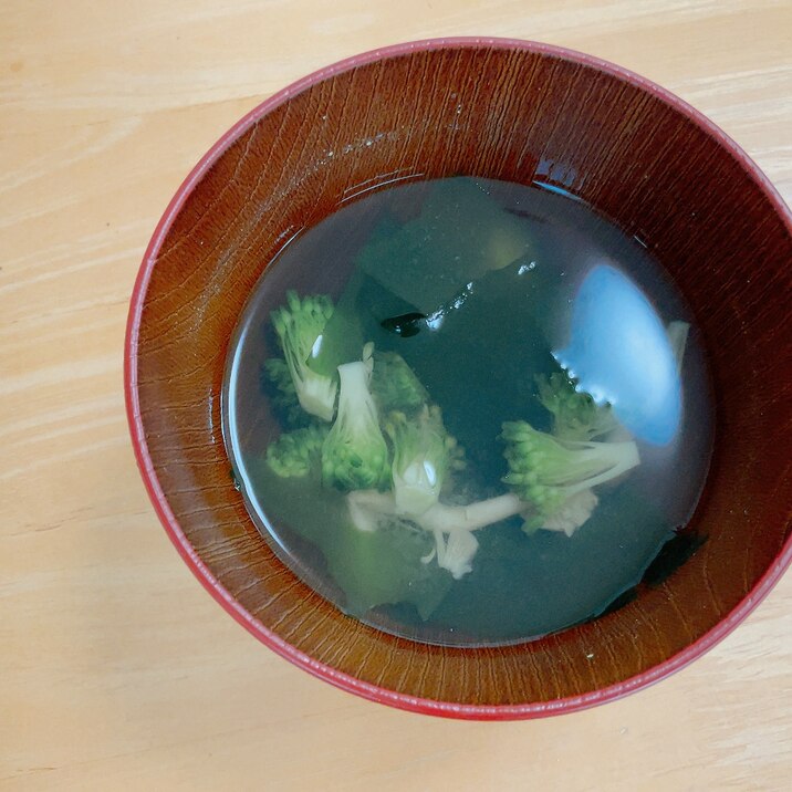 ブロッコリーとしめじの昆布茶スープ